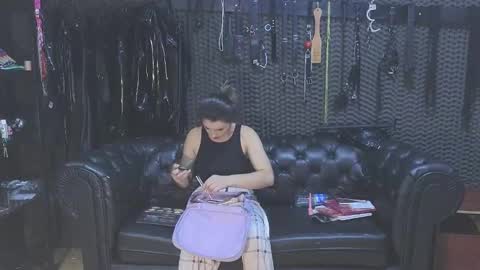 Snapshot of kimberly_swan_ chatting on 03/05/25, 04:24  KIMBERLY SWAN  online show from 03/05/25, 04:24