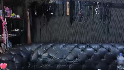 Snapshot of kimberly_swan_ chatting on 09/21/25, 04:52  KIMBERLY SWAN  online show from 09/21/25, 04:52
