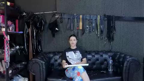Snapshot of kimberly_swan_ chatting on 10/21/25, 05:35  KIMBERLY SWAN  online show from 10/21/25, 05:35