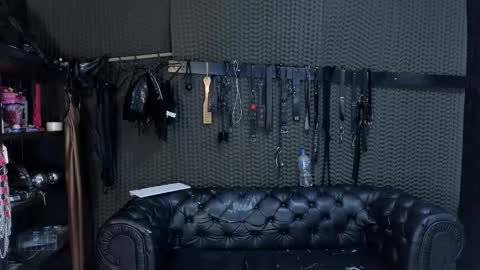 Snapshot of kimberly_swan_ chatting on 11/04/25, 11:37 KIMBERLY SWAN online show from 11/04/25, 11:37