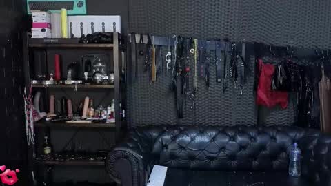 Snapshot of kimberly_swan_ chatting on 11/14/25, 07:23 KIMBERLY SWAN online show from 11/14/25, 07:23