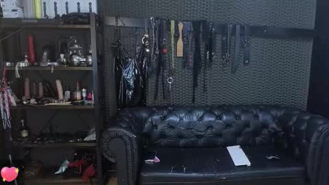 Snapshot of kimberly_swan_ chatting on 11/23/25, 03:34 KIMBERLY SWAN online show from 11/23/25, 03:34