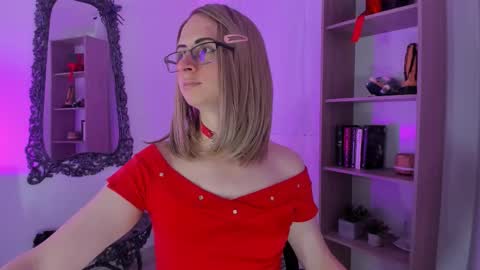 Snapshot of kimberly_thonson chatting on 11/27/25, 04:42 kimberly_thonson online show from 11/27/25, 04:42