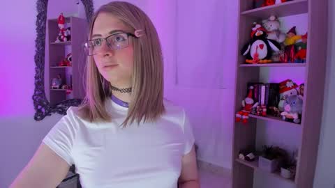 Snapshot of kimberly_thonson chatting on 12/03/25, 03:21 kimberly_thonson online show from 12/03/25, 03:21