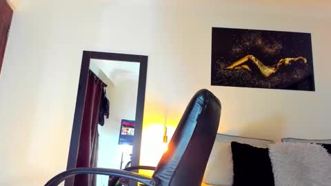 Kimberly Banks online show from 11/27/25, 10:17