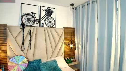 Snapshot of kimberlyfox_t chatting on 04/14/26, 12:33 kimberlyfox_t online show from 04/14/26, 12:33