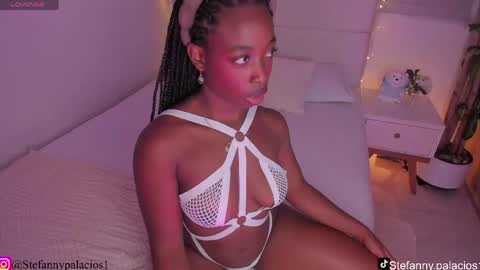 Snapshot of kimberlylenox chatting on 04/21/26, 02:15 Queen Kim online show from 04/21/26, 02:15