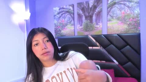 Kimberly Villalobos online show from 11/24/25, 11:32