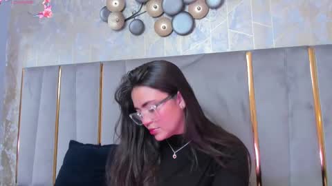 Snapshot of kimdevinne chatting on 02/28/25, 02:42 KIM online show from 02/28/25, 02:42