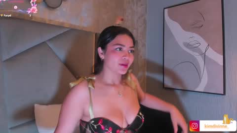 Snapshot of kimdevinne chatting on 03/12/25, 07:02 KIM online show from 03/12/25, 07:02