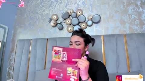 Snapshot of kimdevinne chatting on 09/10/25, 02:55 KIM online show from 09/10/25, 02:55