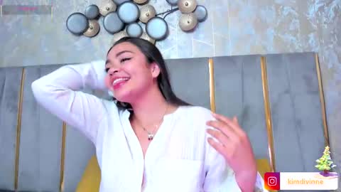 Snapshot of kimdevinne chatting on 11/26/25, 02:34 KIM online show from 11/26/25, 02:34