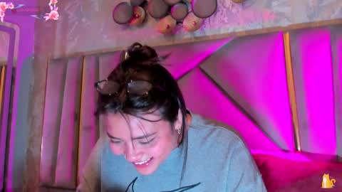 Snapshot of kimdevinne chatting on 02/11/26, 02:49 KIM online show from 02/11/26, 02:49