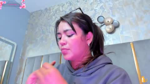 Snapshot of kimdevinne chatting on 03/08/26, 02:59 KIM online show from 03/08/26, 02:59