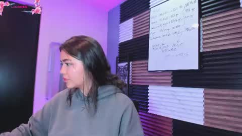 Snapshot of kimdevinne chatting on 07/03/26, 03:13 KIM online show from 07/03/26, 03:13