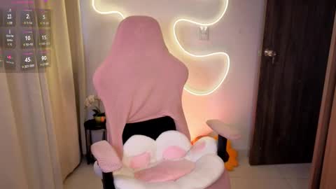Snapshot of kimflexible_ chatting on 05/25/26, 10:54 Kim 3 online show from 05/25/26, 10:54