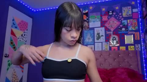 Snapshot of kimhilton_ chatting on 02/10/26, 05:00 kimhilton online show from 02/10/26, 05:00