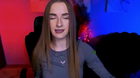 Snapshot of kimi_glow chatting on 11/30/25, 08:02 kimi_glow online show from 11/30/25, 08:02