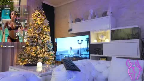 Kim online show from 12/12/24, 07:41