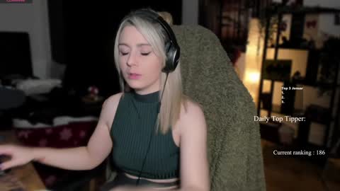 Snapshot of kimilee22 chatting on 01/05/25, 11:12 Wolfs Girl online show from 01/05/25, 11:12