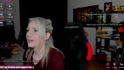 Snapshot of kimilee22 chatting on 11/26/25, 07:04 Wolfs Girl online show from 11/26/25, 07:04