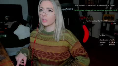 Snapshot of kimilee22 chatting on 01/11/26, 09:53 Wolfs Girl online show from 01/11/26, 09:53