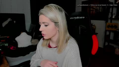 Snapshot of kimilee22 chatting on 01/17/26, 06:33 Wolfs Girl online show from 01/17/26, 06:33