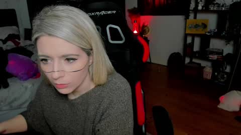 Snapshot of kimilee22 chatting on 02/03/26, 06:24 Wolfs Girl online show from 02/03/26, 06:24