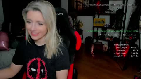 Snapshot of kimilee22 chatting on 02/15/26, 08:38 Wolfs Girl online show from 02/15/26, 08:38