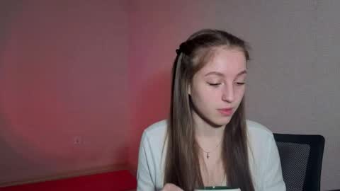 Snapshot of kimireaves chatting on 04/05/26, 09:06 Karma online show from 04/05/26, 09:06