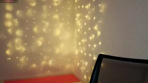 Snapshot of kimireaves chatting on 04/17/26, 11:35 Karma online show from 04/17/26, 11:35