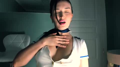 Kiki  online show from 04/17/26, 09:34