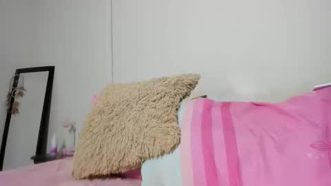 Snapshot of kimjoyy chatting on 02/17/25, 01:21 Kim Joy online show from 02/17/25, 01:21