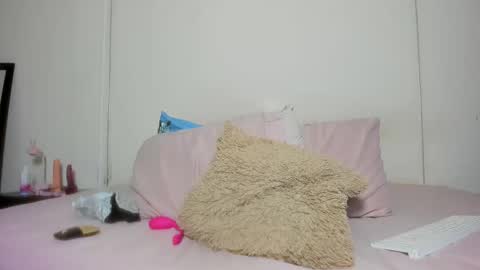 Snapshot of kimjoyy chatting on 02/19/25, 12:11 Kim Joy online show from 02/19/25, 12:11