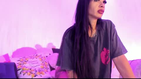 Snapshot of kimkardassiann chatting on 10/02/25, 07:21 Natalie online show from 10/02/25, 07:21