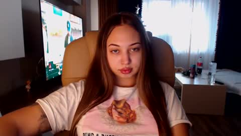 Kim Lee  online show from 01/04/25, 01:31