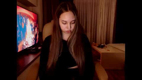 Kim Lee  online show from 01/07/25, 04:27