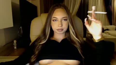 Kim Lee  online show from 02/17/25, 04:48