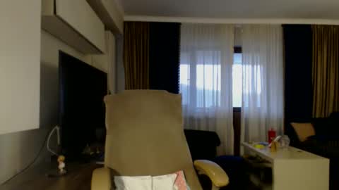 Kim Lee  online show from 10/03/25, 02:36