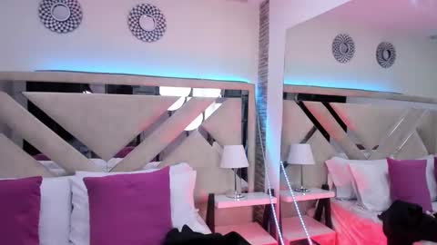 Snapshot of kimluna1 chatting on 04/08/26, 11:21 kimluna1 online show from 04/08/26, 11:21