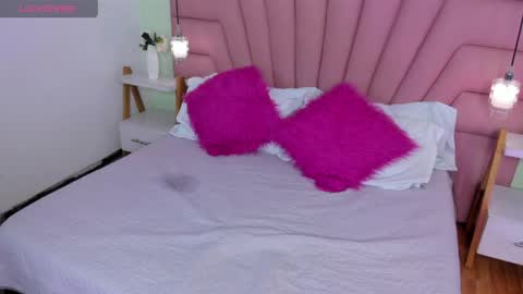 Snapshot of kimluna1 chatting on 04/24/26, 03:42 kimluna1 online show from 04/24/26, 03:42