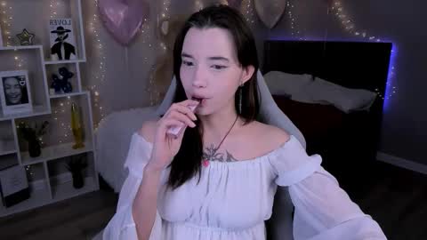 Snapshot of kimm_wong chatting on 03/05/26, 02:40 kimm wong online show from 03/05/26, 02:40