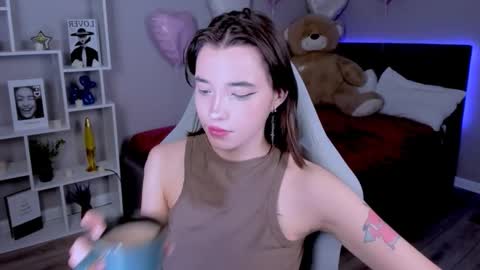 Snapshot of kimm_wong chatting on 03/18/26, 02:37 kimm wong online show from 03/18/26, 02:37