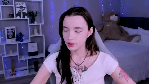 Snapshot of kimm_wong chatting on 05/15/26, 04:08 kimm wong online show from 05/15/26, 04:08