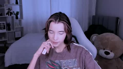 Snapshot of kimm_wong chatting on 06/03/26, 03:53 kimm wong online show from 06/03/26, 03:53