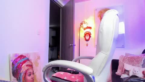 Snapshot of kimmberly_saenz_ chatting on 12/07/24, 12:52 kimmberly_saenz_ online show from 12/07/24, 12:52