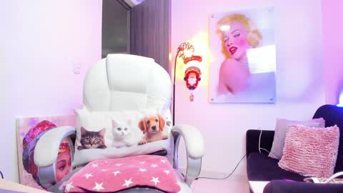 Snapshot of kimmberly_saenz_ chatting on 12/23/24, 10:23 kimmberly_saenz_ online show from 12/23/24, 10:23