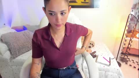 Snapshot of kimmberly_saenz_ chatting on 09/23/25, 11:19 kimmberly_saenz_ online show from 09/23/25, 11:19