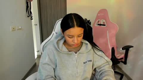 kimmi online show from 09/19/25, 08:20