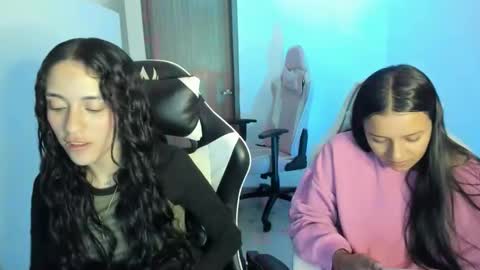 Snapshot of kimmi_foxy chatting on 01/14/26, 11:09 kimmi online show from 01/14/26, 11:09